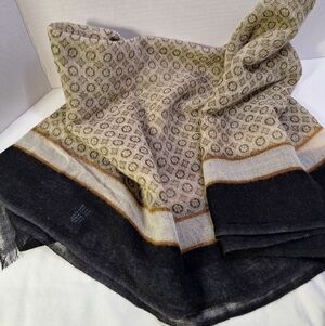 Bruce Field Collection 100% Wool Oblong Unisex Scarf 68" Geometric Black Tan